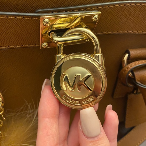 Michael Kors Medium Hamilton Satchel Bag - Picture 3 of 10